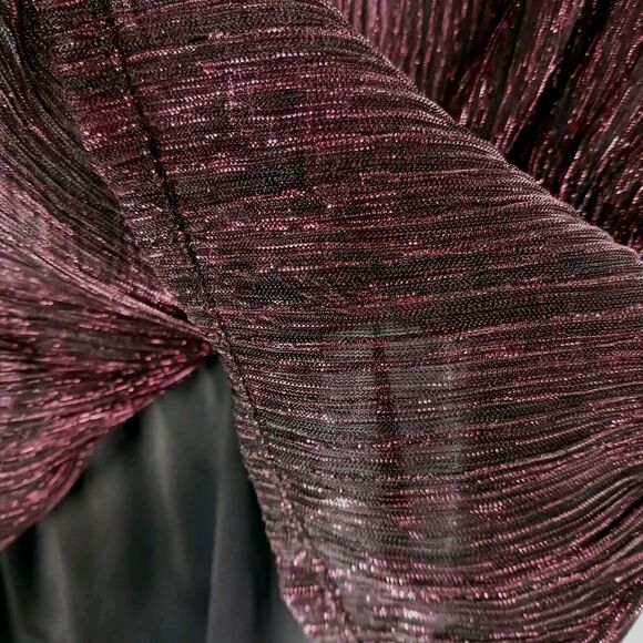 Simply Vera Vera Wang Sparkly Metallic Blouse Women's Sz Small NWT Purple Black - Picture 7 of 16